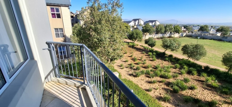 To Let 2 Bedroom Property for Rent in Buh Rein Estate Western Cape